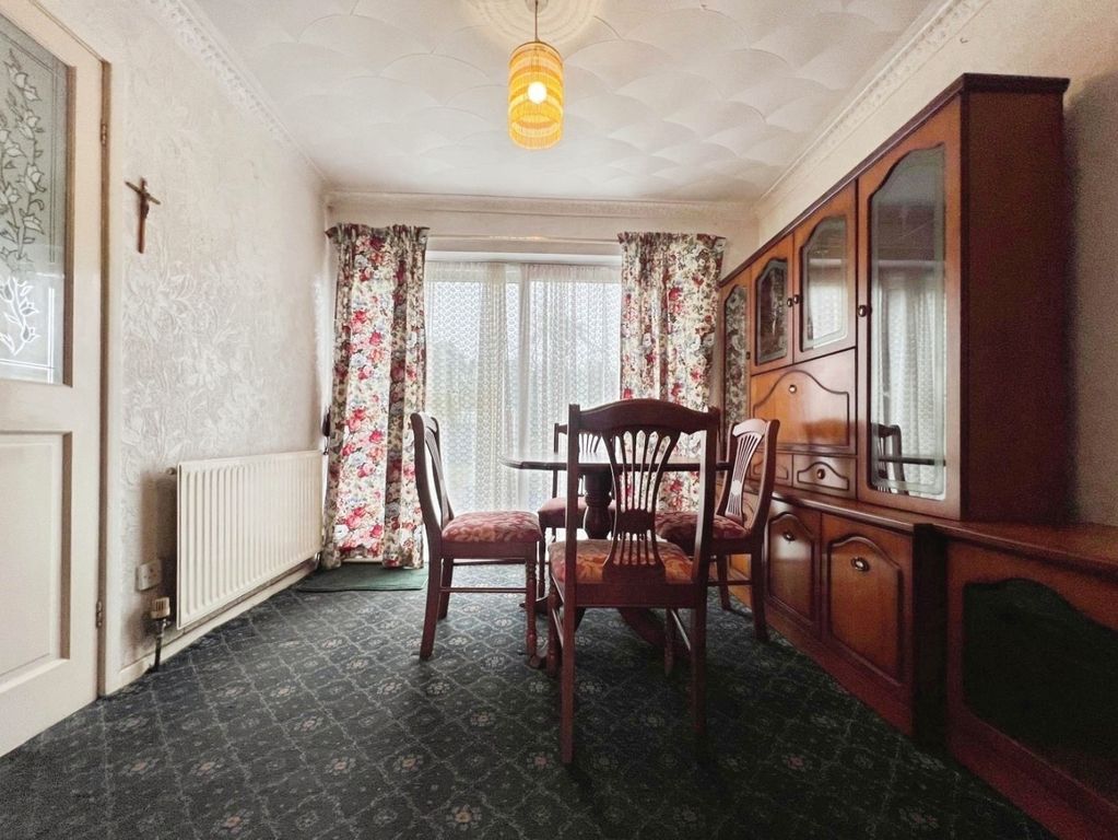 Property photo 3 of 20 Pbox-Dining_Room-316386.Jpg