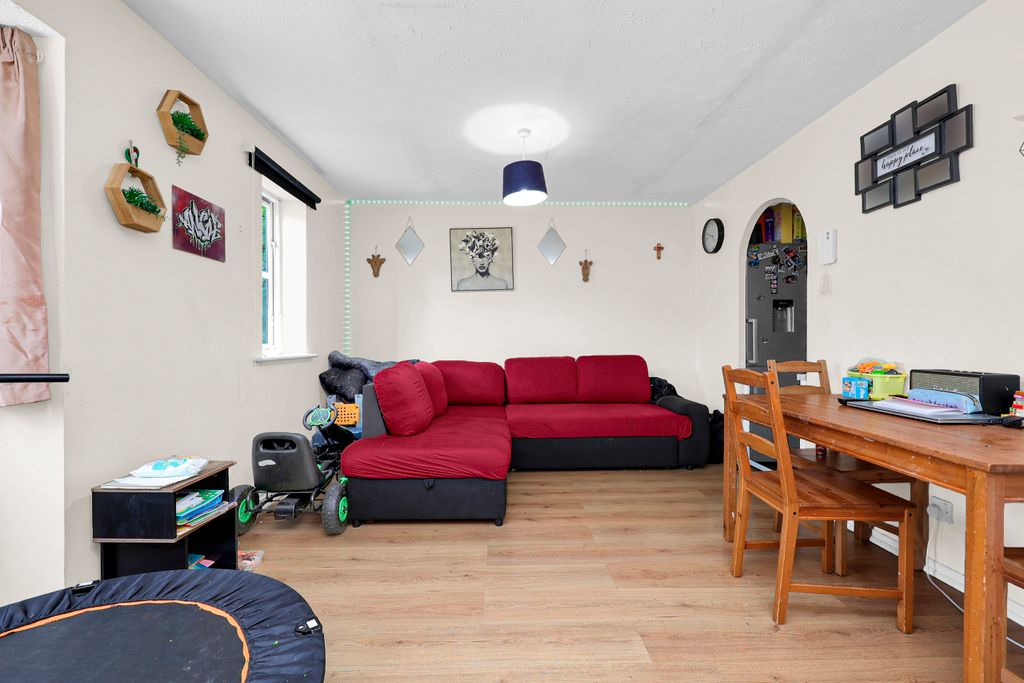 Property photo 2 of 9 9S4A3530