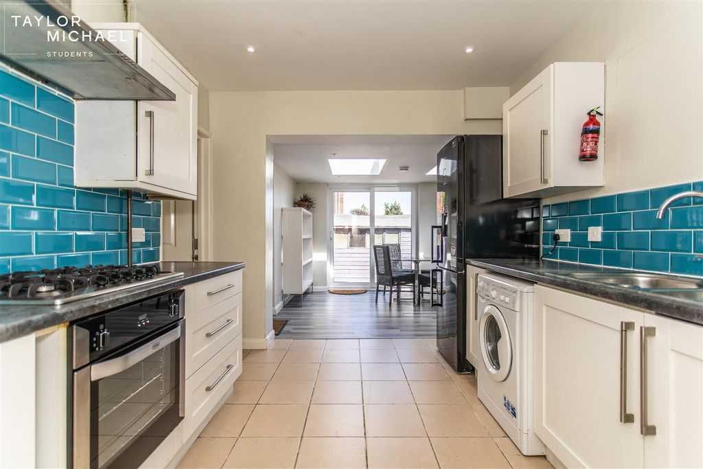 Property photo 1 of 25 Kitchen