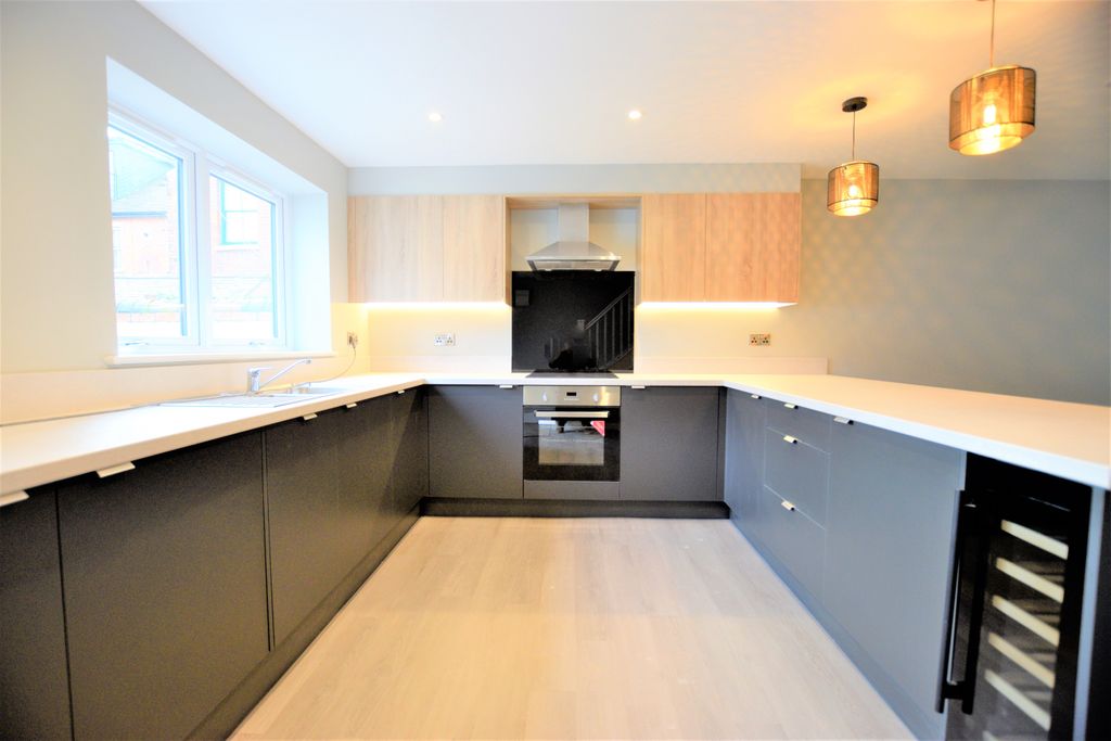 Property photo 2 of 7 Photo 02