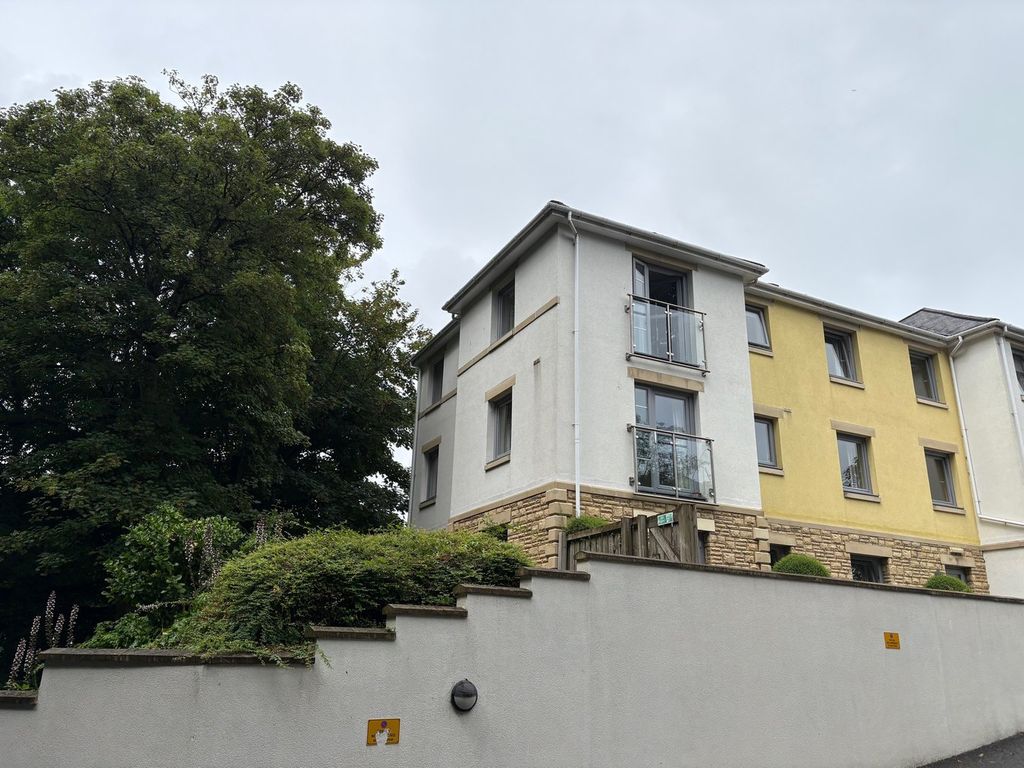Property photo 1 of 11