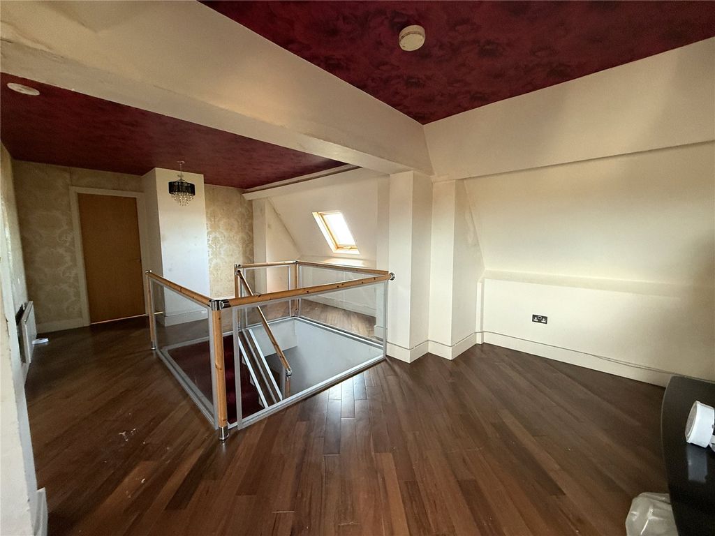 Property photo 2 of 12 Picture No. 14