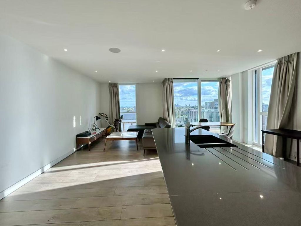 Property photo 2 of 34