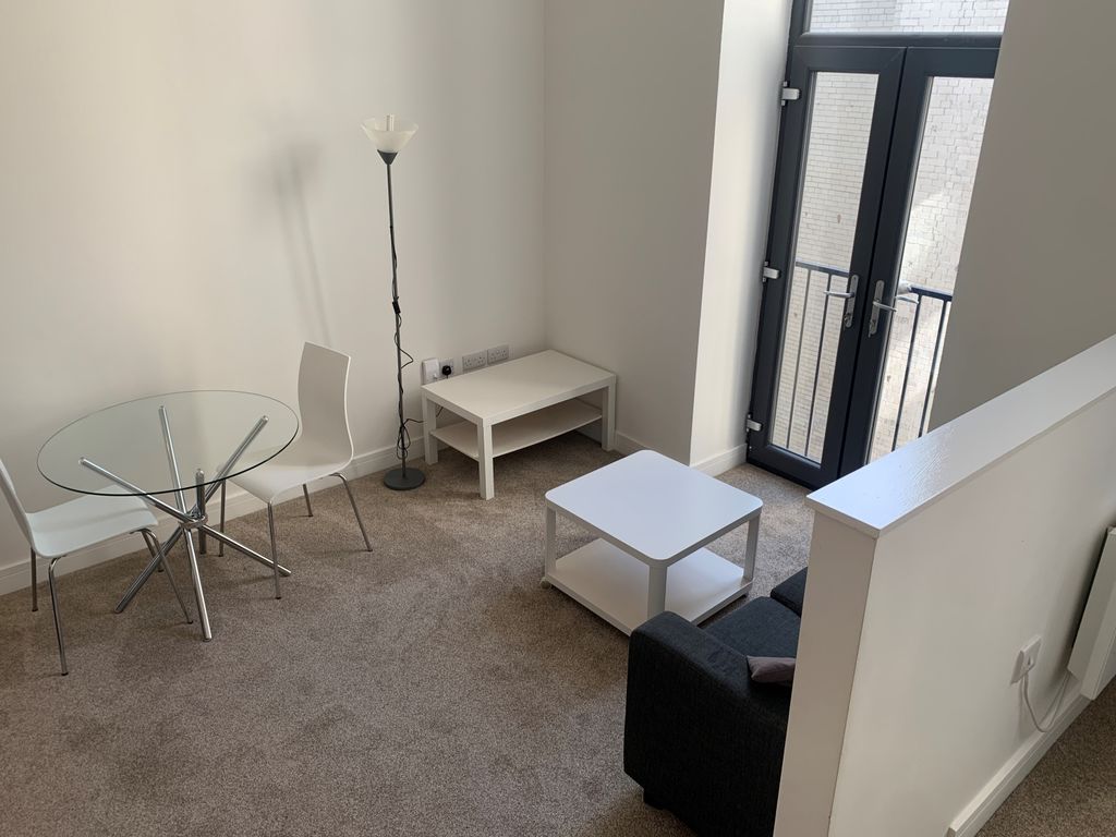 Property photo 2 of 6 42Lawr1