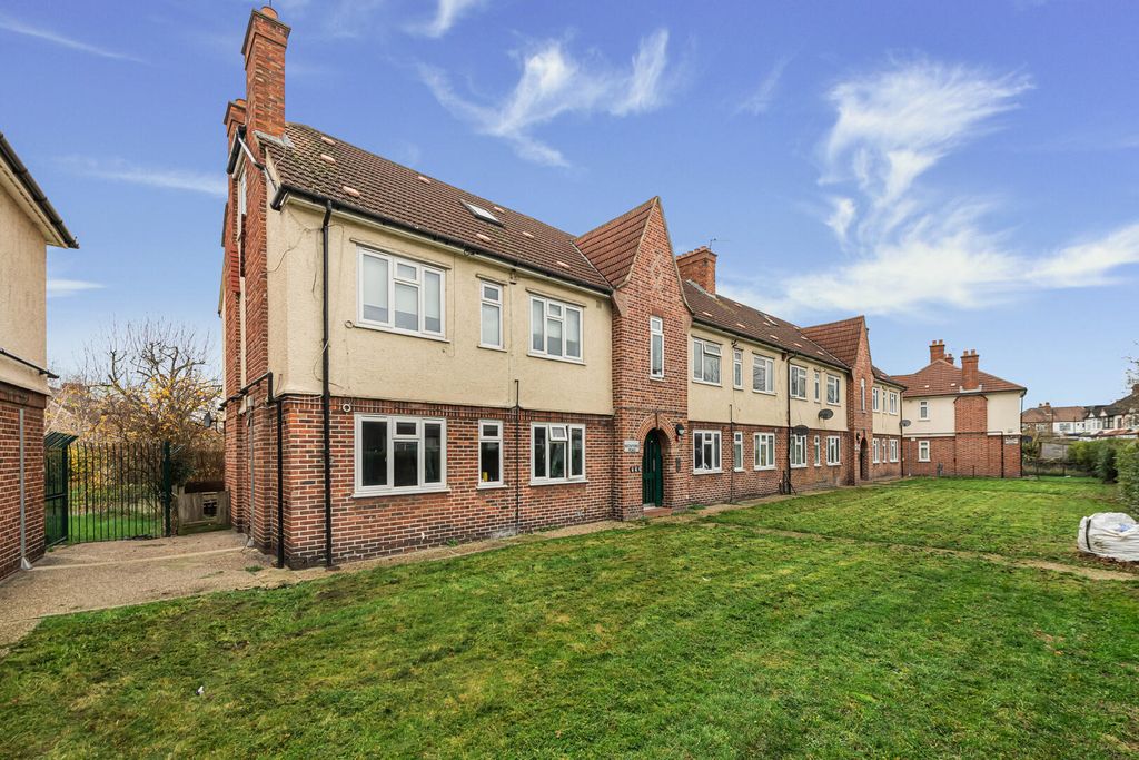 Property photo 1 of 21 Rear Garden