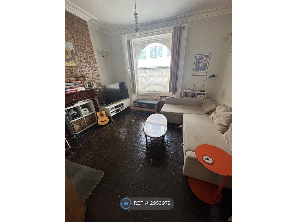Property photo 1 of 31 Lounge