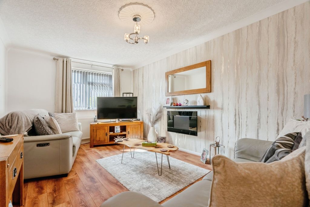 Property photo 2 of 16 Pbox-Img.Jpg