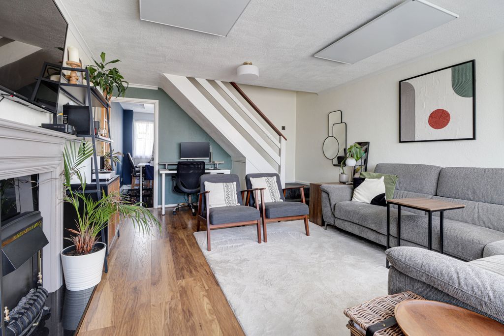 Property photo 3 of 15 Living Room