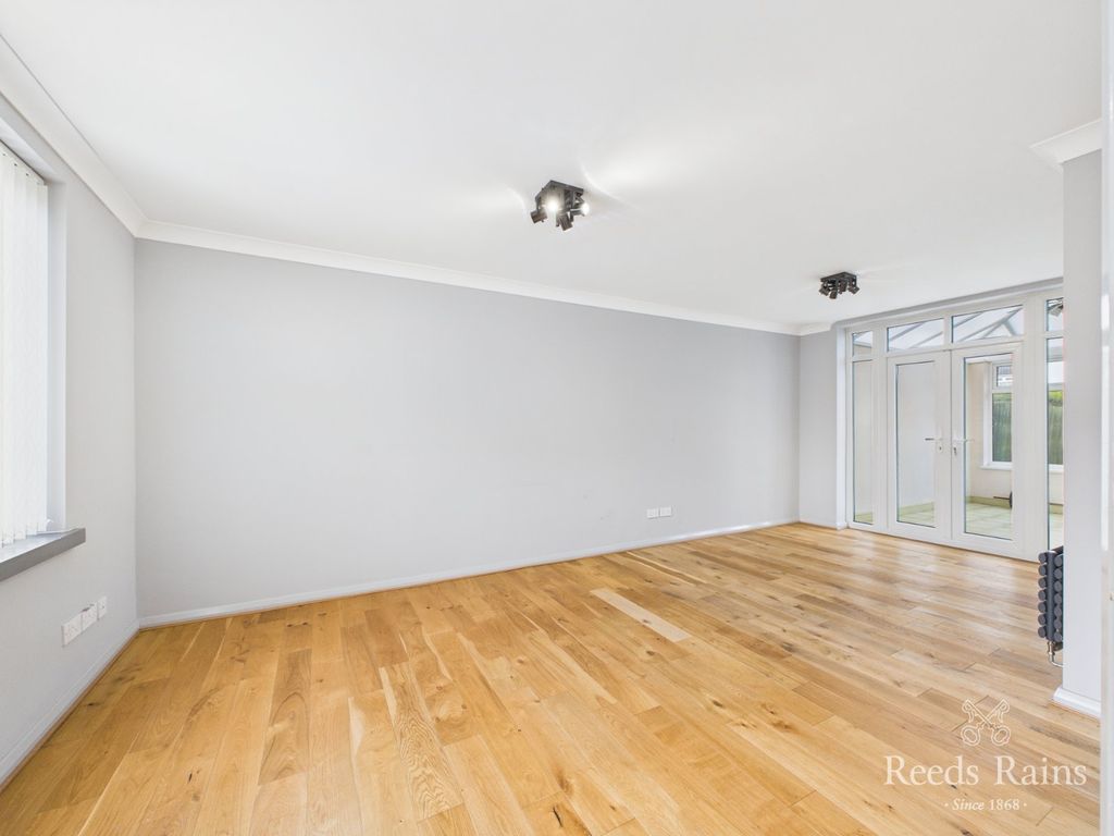Property photo 2 of 20 Sitting/Dining Room