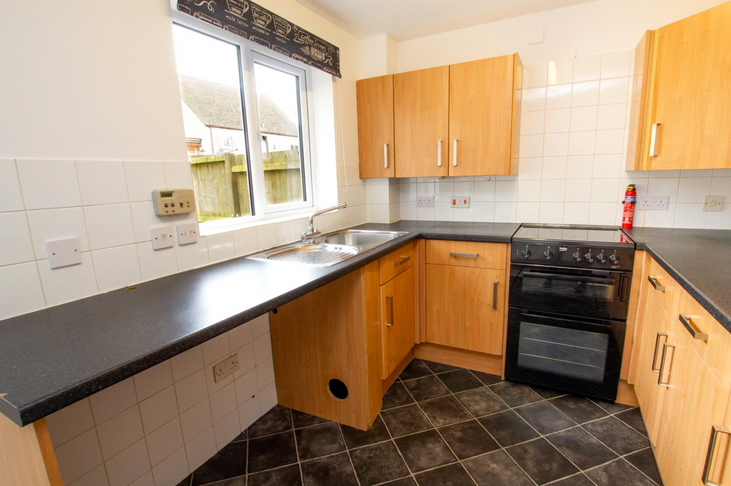 Property photo 2 of 11 Kitchen