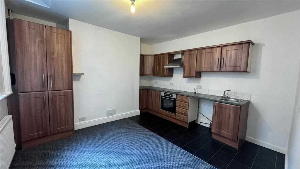 Property photo 2 of 5 Lounge/ Kitchen