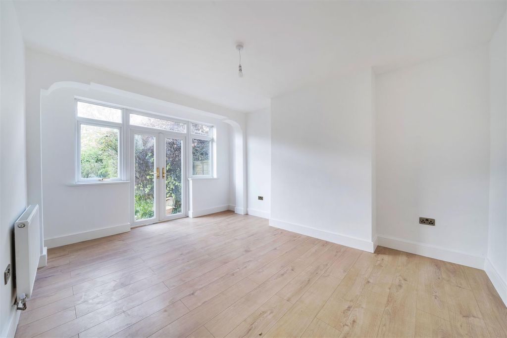 Property photo 3 of 17 1279015 (13).Jpg