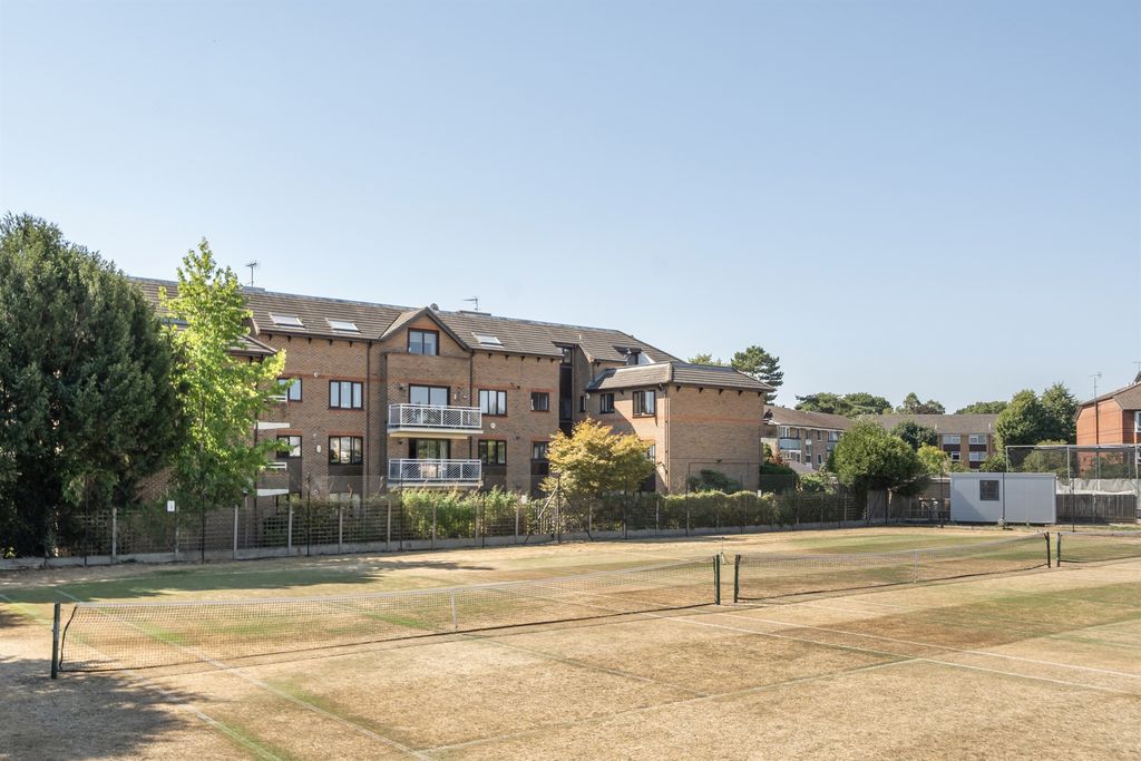Property photo 1 of 12