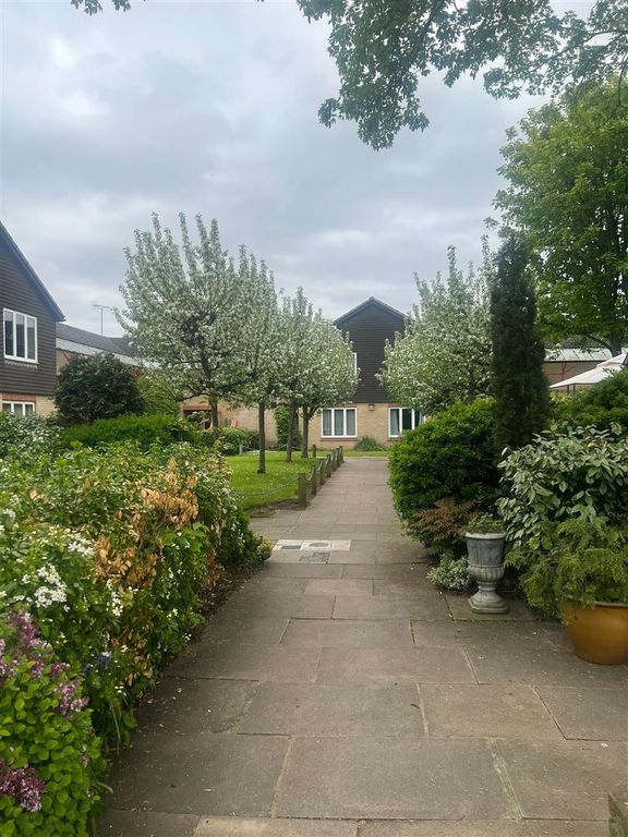 Property photo 1 of 19 Perryn Ct 6.Jpg