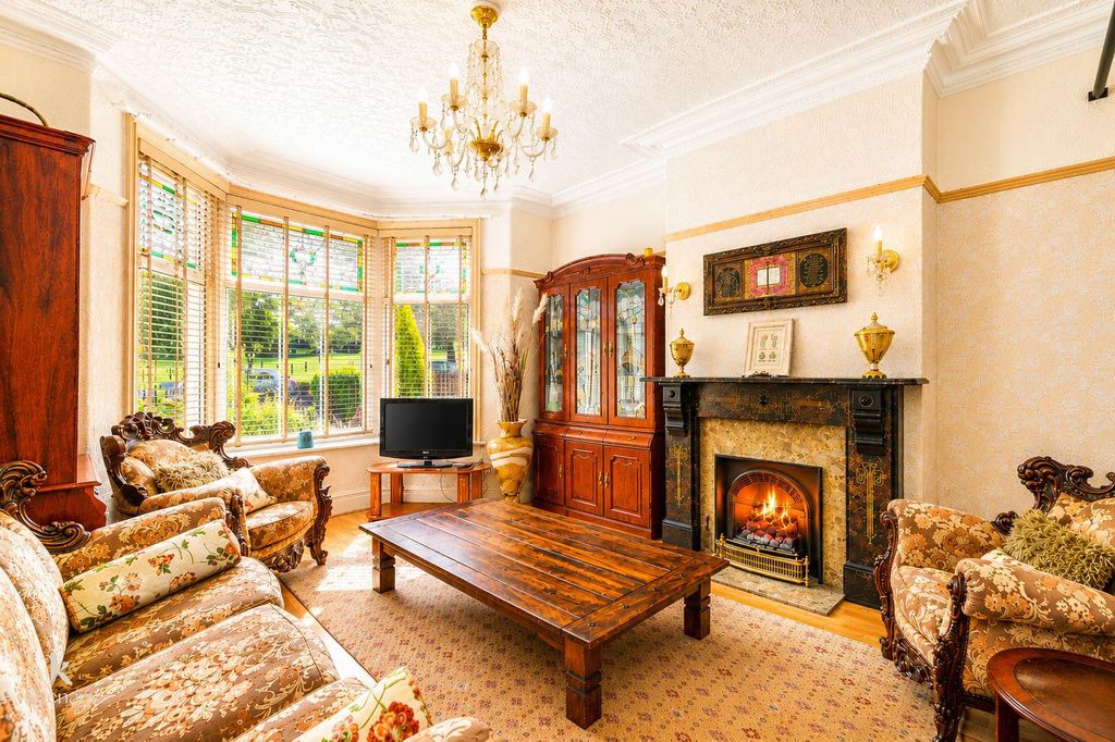 Property photo 3 of 33