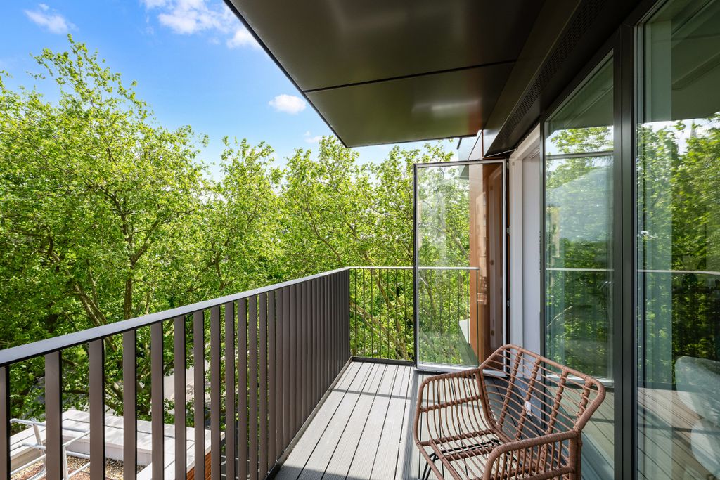 Property photo 2 of 14 Empire House, 404- (18).Jpg