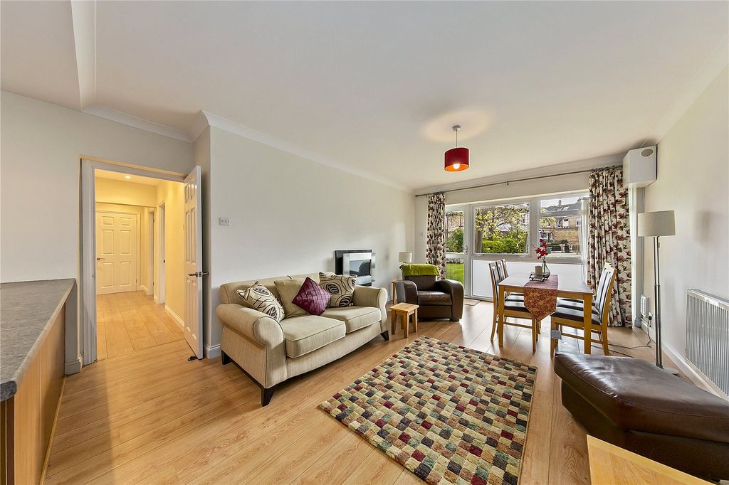 Property photo 1 of 17 Picture No. 11