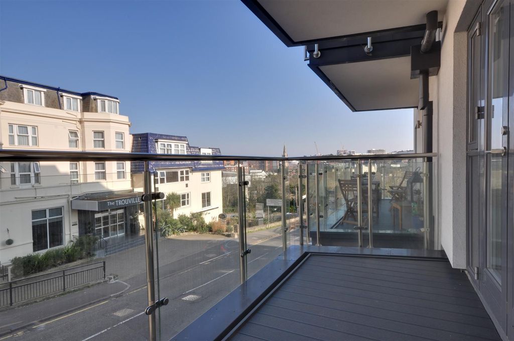 Property photo 2 of 16 Dsc_0422-Dsc_0428.Jpg