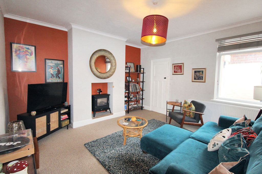 Property photo 2 of 8