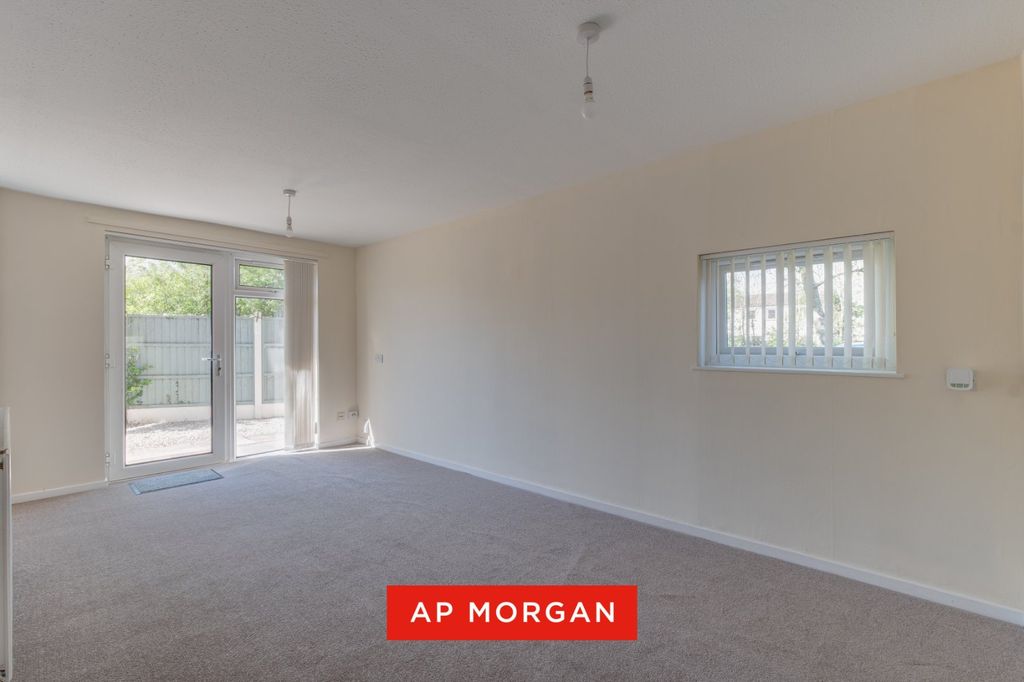 Property photo 2 of 9 Picture No. 29