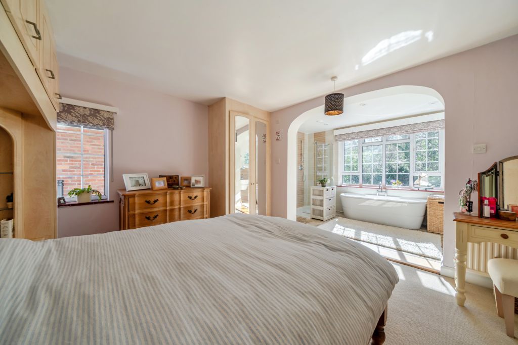 Property photo 3 of 21