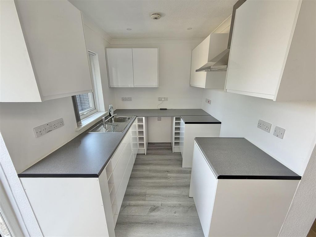 Property photo 2 of 19 Kitchen/Diner