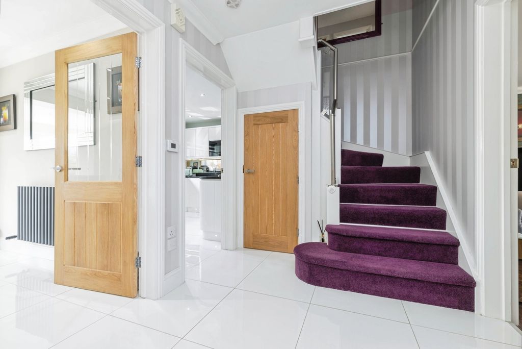 Property photo 3 of 18 Pbox-Img.Jpg