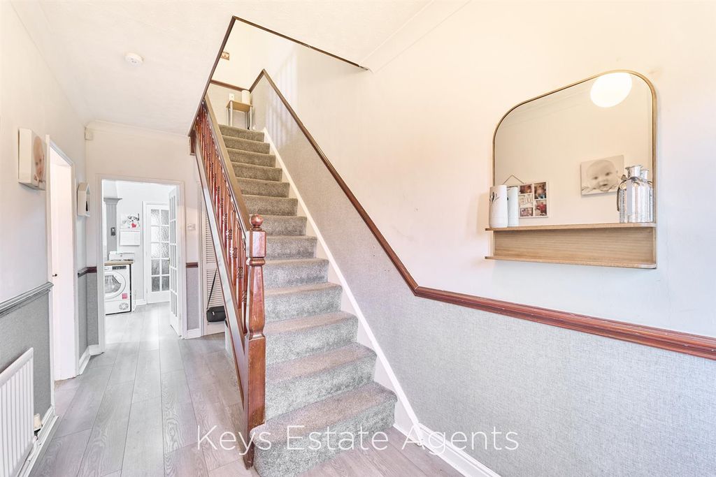 Property photo 2 of 22 P1649670_Hdr.Jpg