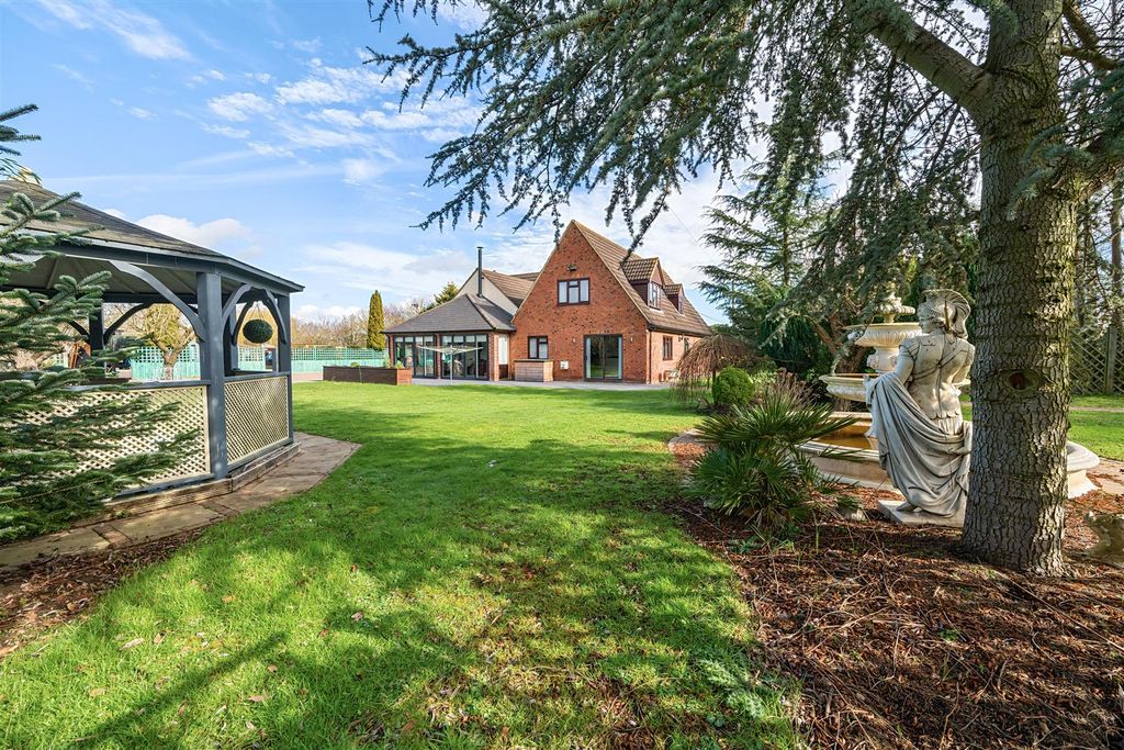 Property photo 2 of 22 1084460 (10).Jpg