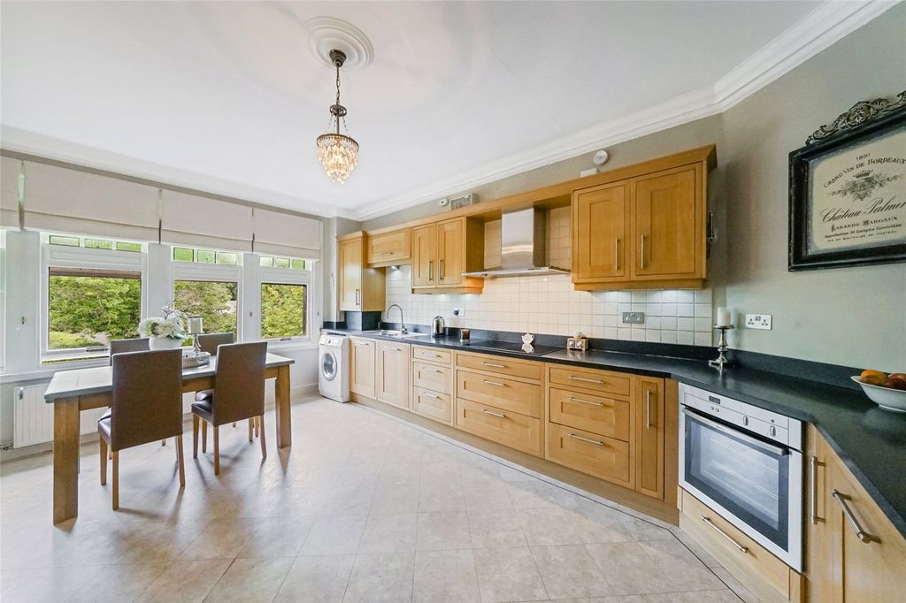 Additional image 3 of 2 bed flat for saleBatterflatts Gardens, Stirling, Stirlingshire FK7