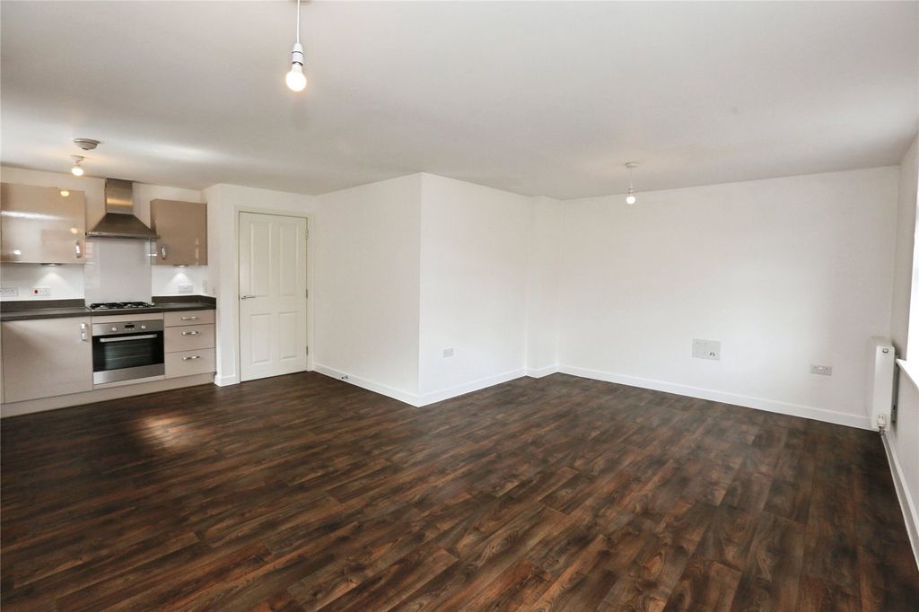 Property photo 2 of 17 Picture No. 21