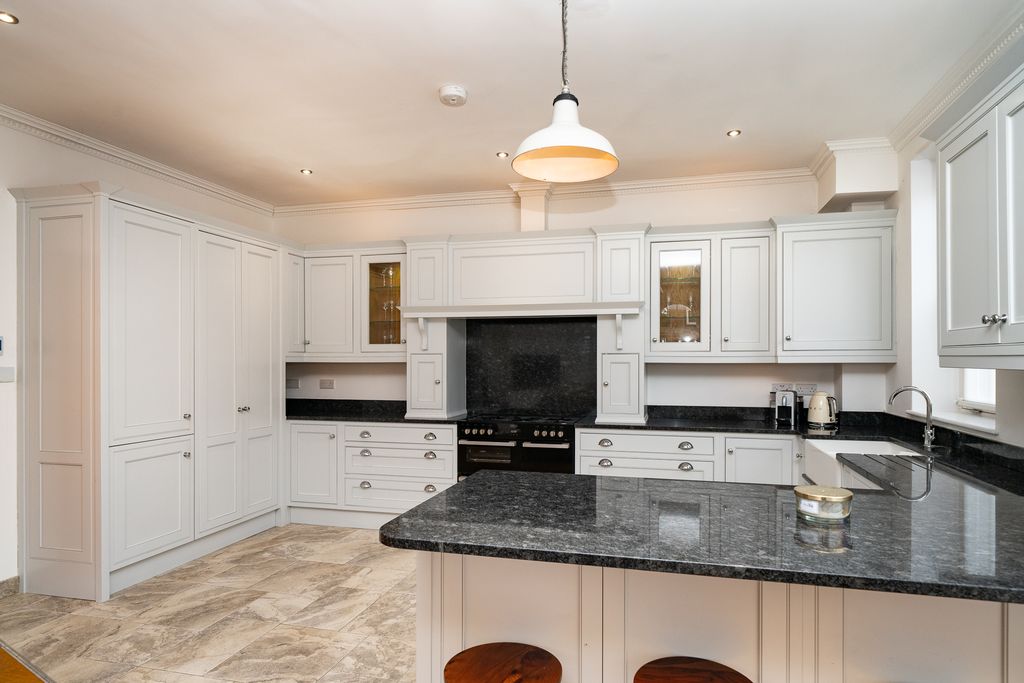 Property photo 2 of 21 Photo 1