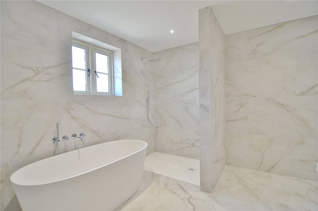 Property photo 3 of 10 Picture No. 34