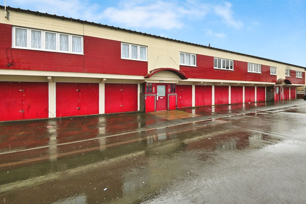 Property photo 2 of 19