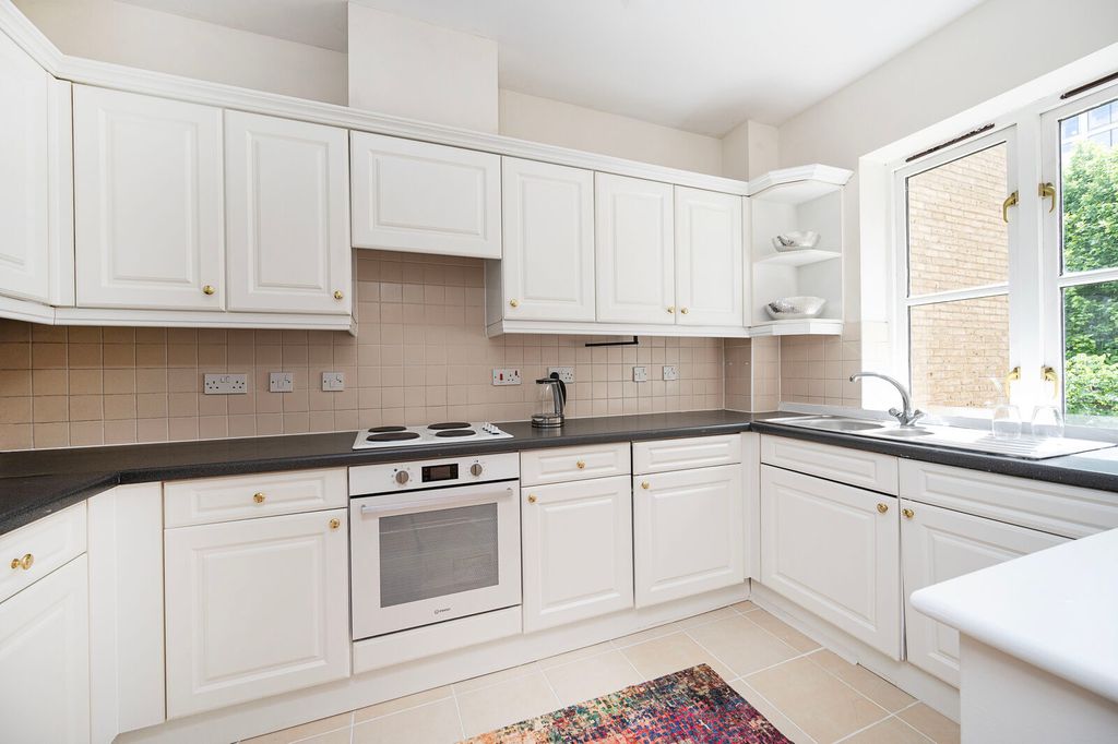 Property photo 3 of 11
