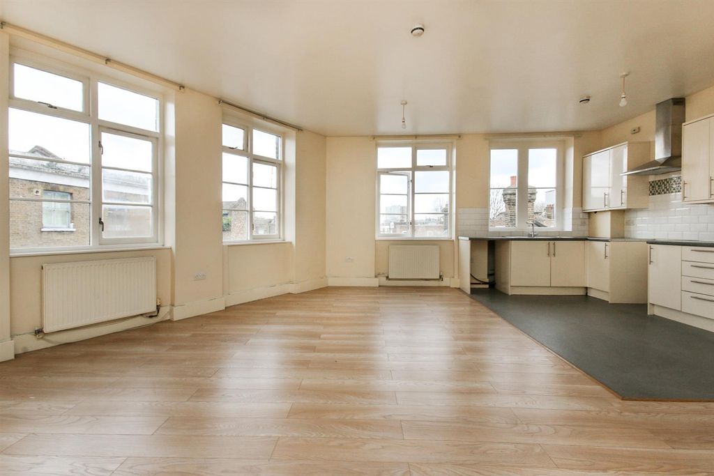 Property photo 3 of 9 Img_1012.Jpg