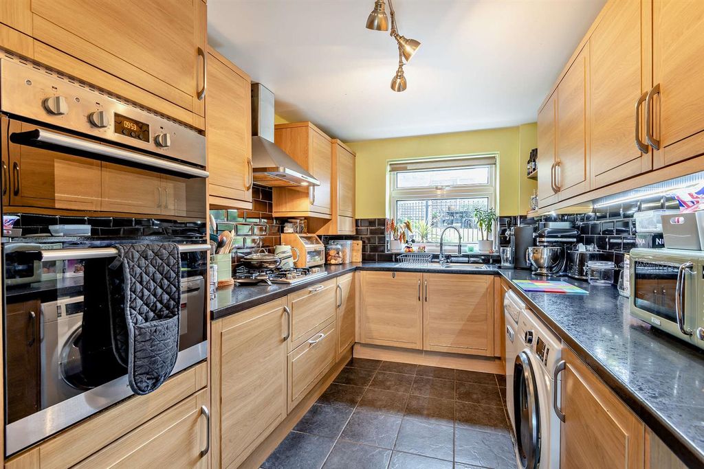 Property photo 2 of 15 Kitchen