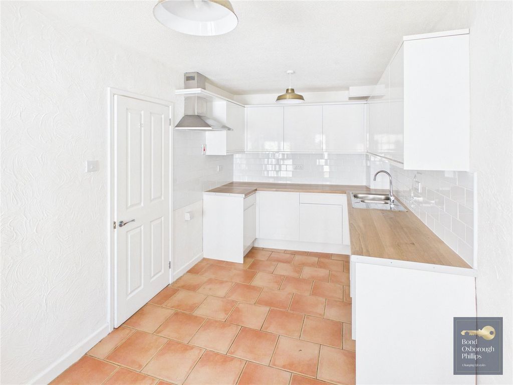 Property photo 3 of 9 Picture No. 17