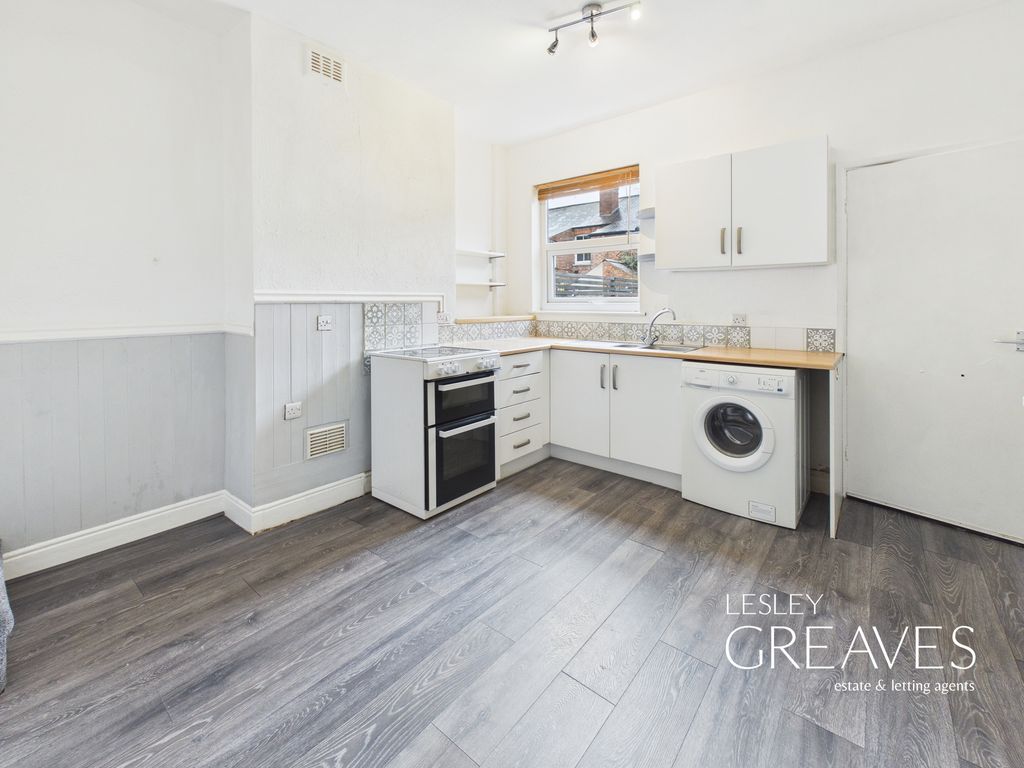 Property photo 3 of 20 Kitchen