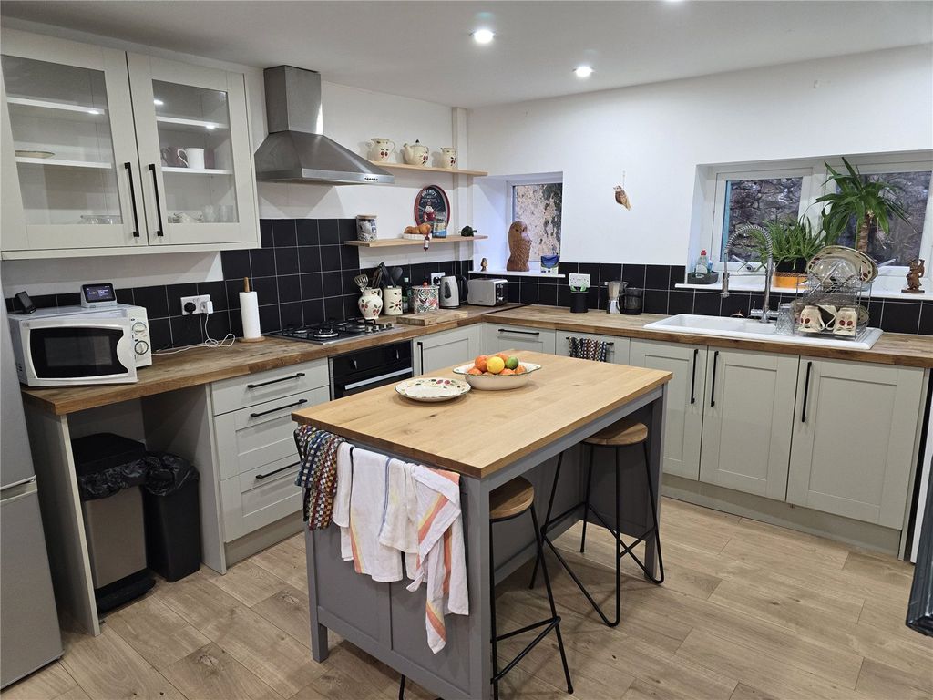 Property photo 3 of 14 Picture No. 15