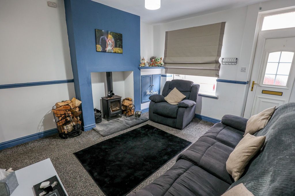 Property photo 2 of 9