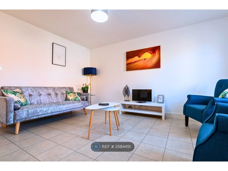 Property photo 2 of 35