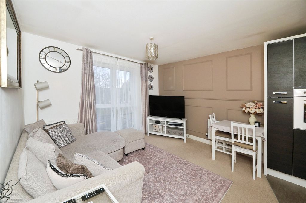 Property photo 3 of 8 Picture No. 44