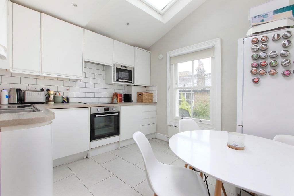 Property photo 2 of 8