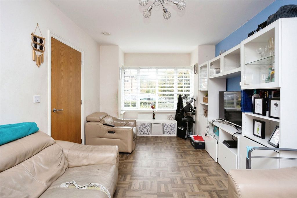 Property photo 3 of 8