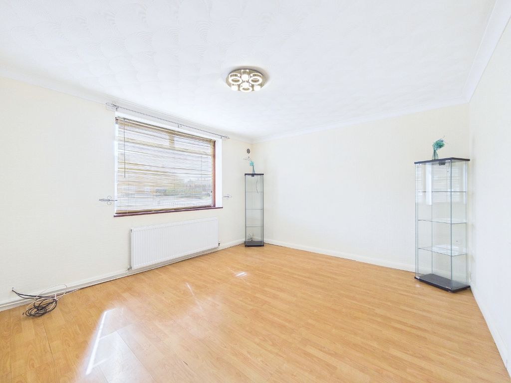 Property photo 2 of 14 4671591
