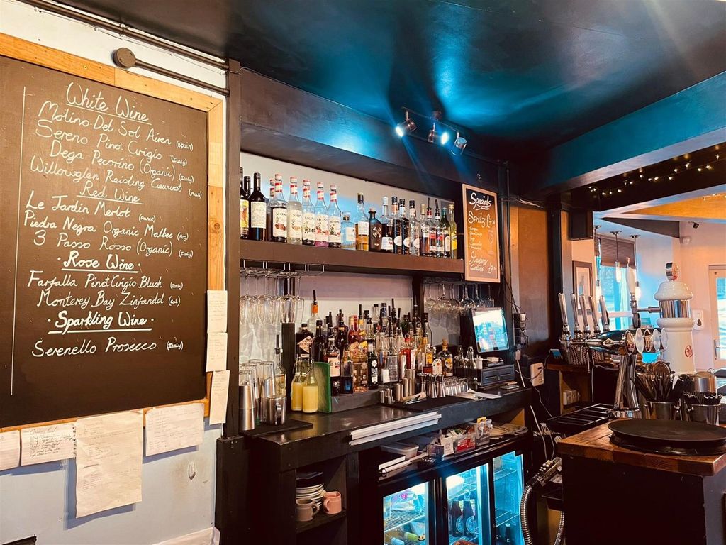 Property photo 2 of 7 Photo 1