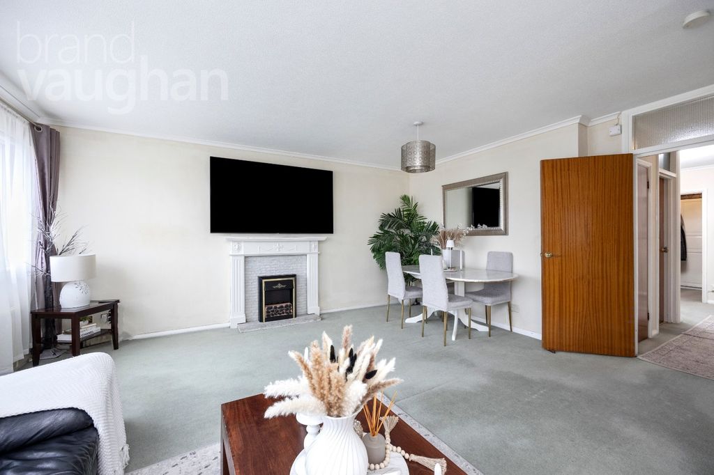 Property photo 2 of 19 Picture No. 27