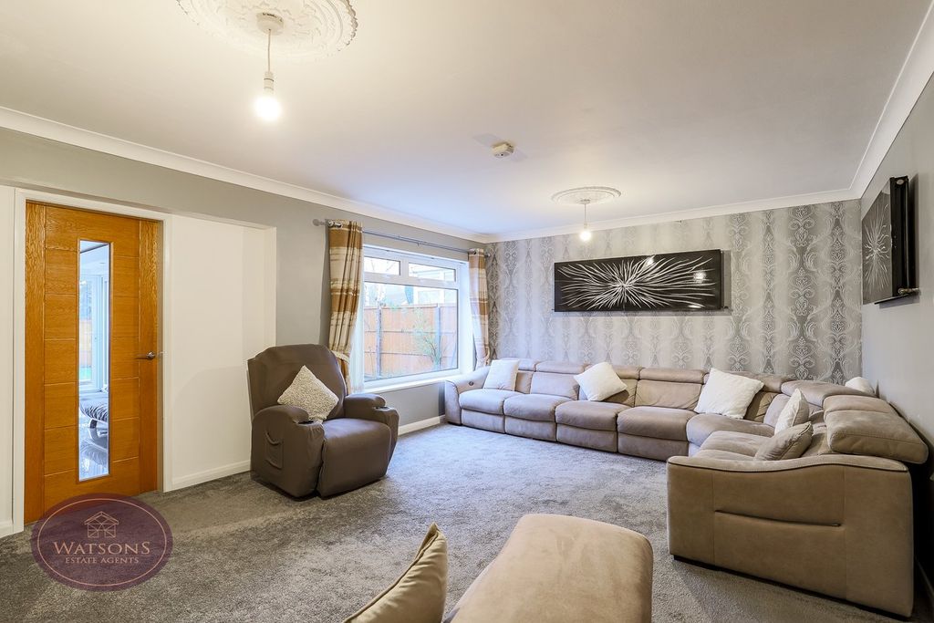 Property photo 3 of 31