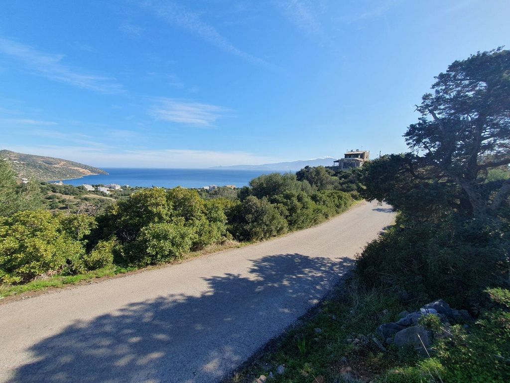 Property photo 1 of 5 For Sale Land 1346 m² In Crete